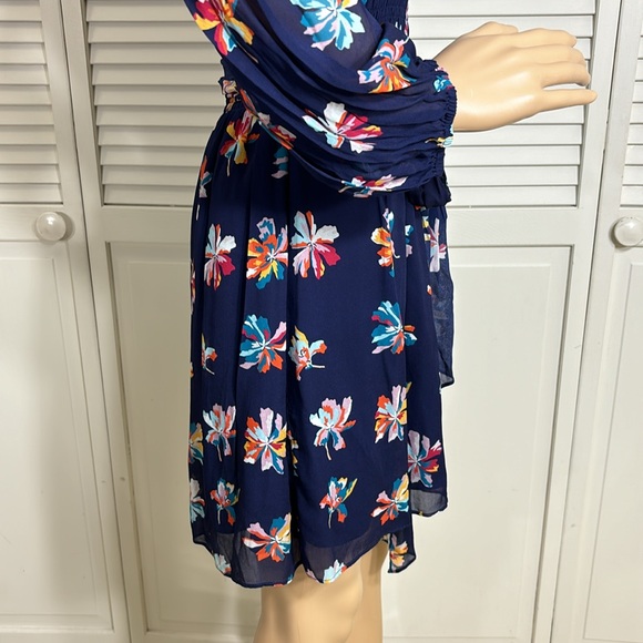 Shoshanna Smocked Floral Short Dress with Long Sleeves Size 8 - Picture 10 of 16
